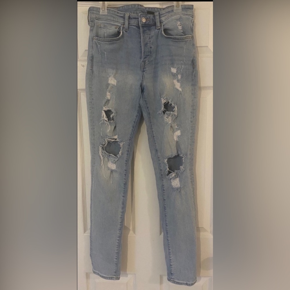 H&M Men’s Skinny Ripped Jeans 
Size 32
Button Fly